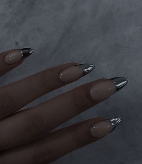 Silver Tip Nails, Sharp Claws, Nail Type, New Nails, Tip Nails, Silver Nails, Almond Nails, Nails Ideas, Nail Tips