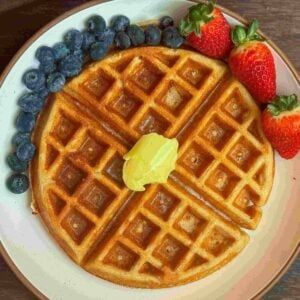 High Protein Kodiak Cakes Waffle Recipe - The Sweet, Simple Things Kodiak Cake Waffles Recipes, Kodiak Protein Waffles, Kodiak Waffle Recipe, Kodiak Waffles, High Protein Waffle Recipe, Kodiak Cakes Recipe, How To Make Waffles, Protein Waffles, Waffle Cake