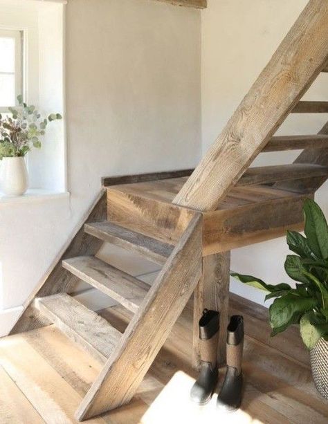 Tiny House Staircase Ideas, Simple Stairs Design Small Spaces, Compact Staircase Ideas, Cabin Loft Stairs, Diy Loft Stairs, Cabin Stairs To Loft, Loft Staircase Ideas, Tiny Home Stairs, Wood Staircase Ideas