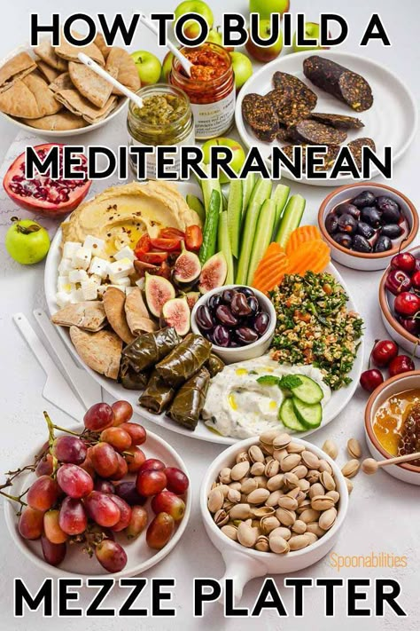 Greek Grazing Board, Mediterranean Hummus Platter, Mezza Platter Ideas, Greek Snacks Appetizers, Mediterranean Buffet Ideas, Mediterranean Appetizer Platter, Greek Finger Food, Mezzo Platter, Mezze Platter Ideas