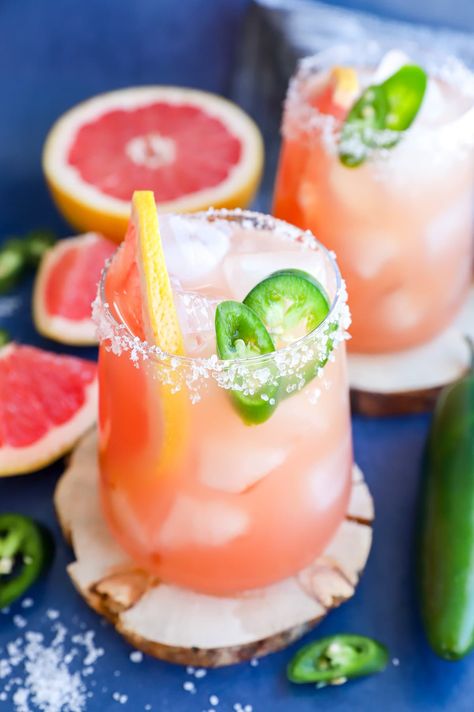 How To Make A Spicy Salty Dog (with Variations) | Cake 'n Knife Salty Dog Cocktail, Dog Cocktail, Easy Party Punch, Drink Vodka, Cocktails For A Crowd, Craft Cocktail Recipe, Spicy Drinks, Blame It On The Alcohol, Alcoholic Punch