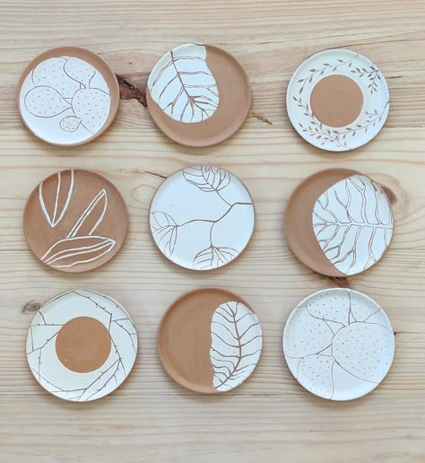 Interior Pallete, Terracotta Clay Ideas, Terracotta Coasters, Clay Plates Design, Ceramic Painting Ideas Plates, Terracota Clay, Ideas With Clay, Polymer Clay Bowls, Japanese Diy