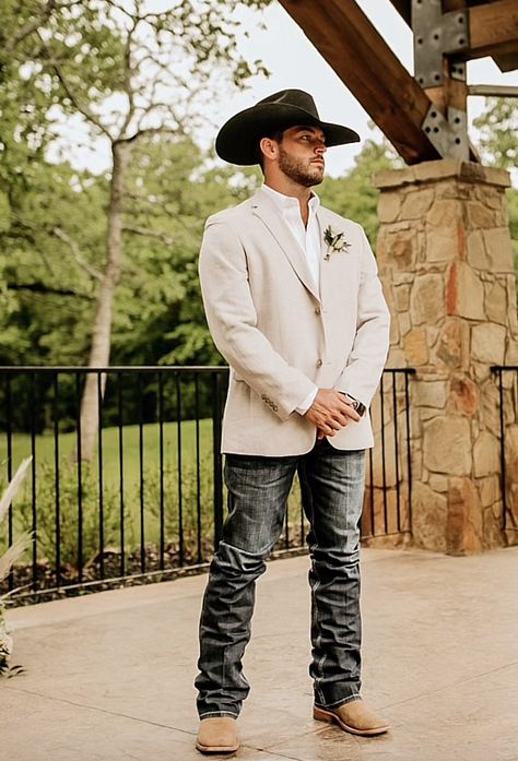 Men Cowboy Wedding Outfit, Country Men Wedding Attire, Tan Suit Cowboy Wedding, Country Style Wedding Mens Attire, Western Men Outfits Wedding, Country Wedding Guys Attire, Rustic Wedding Tux Groom Attire, Vaquero Wedding Outfit Men, Western Outfit Men Wedding