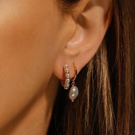 This stunning fresh water pearl duo create the most dreamy set featuring our Chambéry Drop Hoop & Chambéry Huggie. 💫🦪⚪️ 🥂 Whether it’s a wedding, a sunset dinner date with your love, or hanging out in sweats on a Sunday - this is truly the perfect stack. Round Beaded Earrings, Double Ear Piercings, Wedding Hoop, Double Earrings, Jewelry Pearls, Pearl Earrings Wedding, Stacked Earrings, Birthday Gift For Women, Gold Pearl Earrings