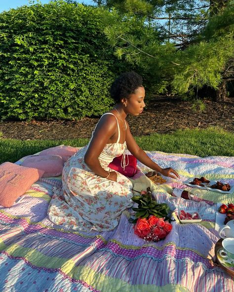 Picnic vibes and sunny skies 🧺🌻🌹 #picnic #sunnyday #sunny #sundressseason #springfashion #park #goodbives #instagood Picnic Core, Girl Picnic, Picnic Vibes, Sundress Season, Picnic Dress, Vintage Vogue, Birthday Bash, Elegant Style, Sunny Days