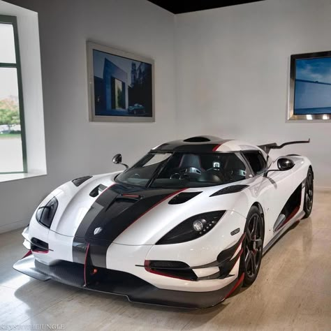 Cars Pictures, Koenigsegg Agera, Hyper Cars, New Sports Cars, Dope Music, Exotic Sports Cars, Super Luxury Cars, Pretty Cars, Cars Luxury