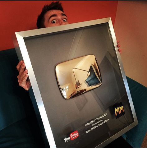 Youtube Play Button, Successful Youtuber, Youtuber Aesthetic, Mind Movie, Channel Ideas, Youtube Channel Ideas, Career Vision Board, Play Button, Got Talent