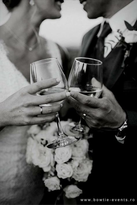 Best Wedding Speeches, Wedding Speeches, Wedding Shooting, Yacht Club Wedding, Creative Wedding Photo, Wedding Toasts, Wedding Speech, Wedding Photo Inspo, Luxury Destination Wedding