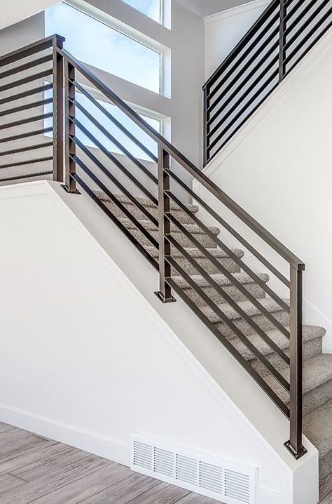 Reling Design, درابزين السلم, Case Minecraft, درج السلم, Steel Railing Design, Interior Stair Railing, Modern Stair Railing, Staircase Design Modern, Staircase Railing Design