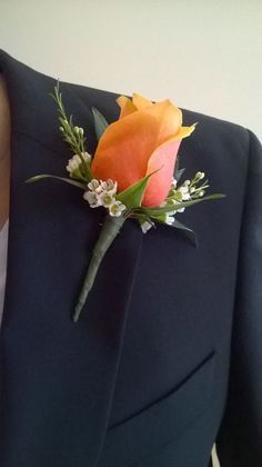 Prom Boutineer, Men At Weddings, Diy Boutonnieres, Diy Wedding Bouquet Fake Flowers, Boutonniere Diy, Wedding Bouquet Fake Flowers, Bouquet Fake Flowers, Simple Boutonniere, Wedding Succulents