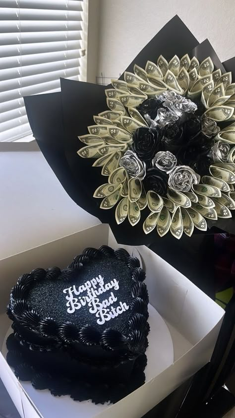 Bad And Boujee Birthday Theme, Chrome Birthday Decorations, 20th Birthday Ideas Black Women, Sag Szn Cake, Black Heart Cake With Glitter, 18th Birthday Black Women, Birthday Kickback Ideas, 19th Birthday Cake For Her, Aquarius Szn Cake