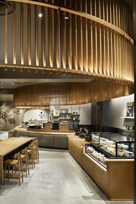 14 of the Most Breathtakingly Awesome Starbucks Stores Around the World Starbucks Interior, Japanese Coffee Shop, Deco Spa, Starbucks Design, Cafe Concept, Design Cafe, Coffee Shops Interior, Vintage Restaurant, Counter Design