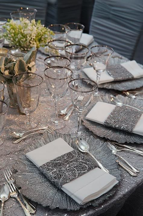 26 Unique Winter Themed Wedding Ideas - Poptop Events Planning Platform Silver Tablecloth, Silver Wedding Theme, Silver Wedding Ideas, Event Planning Guide, Purple And Silver Wedding, Silver Wedding Decorations, Silver Chargers, Colin Cowie, Winter Sparkle