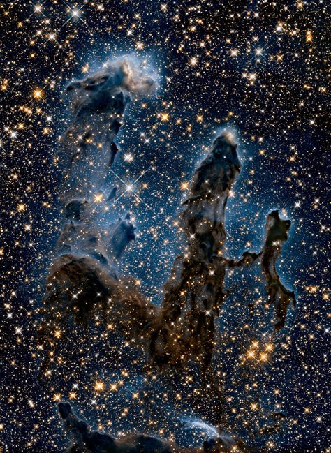 Nasa Hubble Images, Nasa Space Pictures, Background Universe, Hubble Photos, Hubble Space Telescope Pictures, Pillars Of Creation, Astronomy Photography, Telescope Hubble, Galaxy Drawings