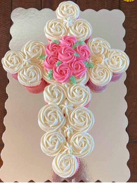 Communion Cupcakes Girl, Christian Cupcakes, First Communion Cupcakes For Girls Ideas, Cross Pull Apart Cupcakes, First Communion Cupcake Cake, Baptism Cupcakes Girl, Pull Apart Cupcake Cross, Cross Cake Ideas, 1st Communion Cakes