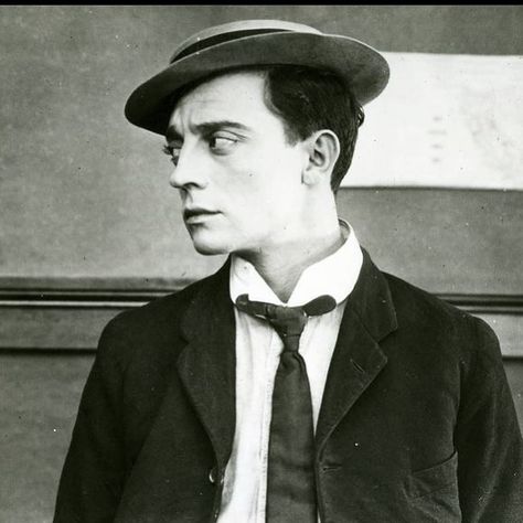 @favoritebuster on Instagram: “#swoon #sopretty #eyelashes #busterkeaton #obsessed” Joseph Frank, Burning Bridges, Buster Keaton, Hollywood Men, Best Director, Silent Movie, Silent Film, Golden Age Of Hollywood, Dead Man