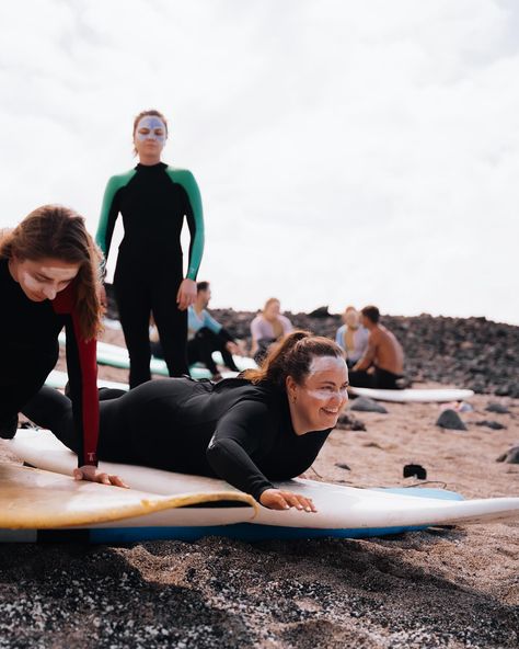 People 🫶🏻 That’s what it’s all about! At SOLO we don’t wanna just bring authentic, adventurous and real surf trips to our community but also connect likeminded people and create real bonds! World is full of beauty ✨ #solosurftrip 〰️〰️ #welovepeople #surfcommunity #surfretreat #surftrip #surfcamp # Surfing Together, Surfing With Friends Aesthetic, Likeminded People, Surfer Friend Group, Person Surfing, Surf Culture Lifestyle, Instagram People, Surf Camp, Surf Trip