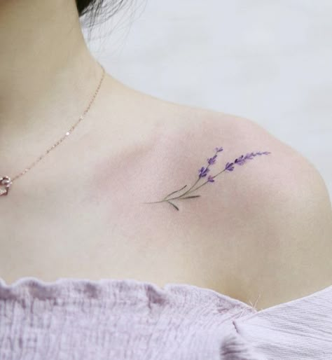 Collar Bone Tattoo For Women, Colourful Flower Tattoo, Colour Flower Tattoo, Collar Bone Tattoos For Women, Small Wrist Tattoo Ideas, Colour Tattoo For Women, Tato Minimal, Small Shoulder Tattoos, Lavender Tattoo