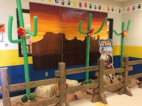 Wild West Christmas Parade, Wild West Book Fair, Western Bulletin Board Ideas, Old West Train, Wild West Classroom, Cowboy Vbs, Scholastic Book Fair Ideas, Wild West Vbs, Wild West Decorations