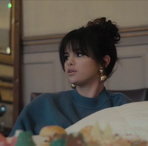 Outfit With Bangs Hairstyle, Wispy Bangs Blended Into Curtain Bangs, High Updo With Bangs, Selena Gomez Curtain Bangs, Emma Watson Bangs, Bangs And Pigtails, Layered Hair Medium With Bangs, Selena Gomez Hairstyles, Selena Gomez Bangs