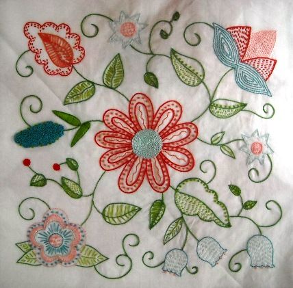 Free patterns: Embroidered quilt blocks Embroidery Outline, Jacobean Embroidery, Embroidered Quilts, Embroidery Transfers, Learn Embroidery, Crewel Embroidery, Embroidery Cross Stitch, Needle Work, Embroidered Pillow