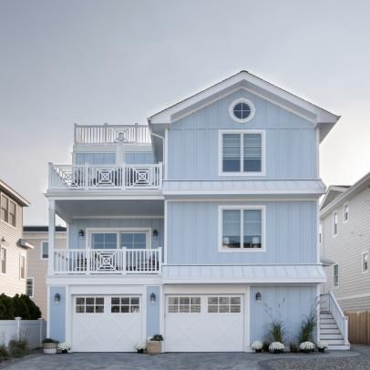 Cottage Home Exterior, Siding Colors For Houses, Blue Beach House, Beach House Aesthetic, California Beach House, New Jersey Beaches, Garage Door Styles, Garage Style, Beach House Exterior