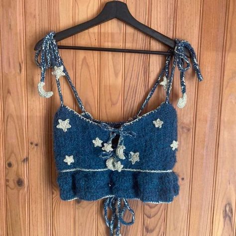 Star Halter Top Crochet, Crochet Star Top Pattern Free, Crochet Eras Tour Outfit, Crochet Star Cardigan, Eras Tour Crochet, Crochet Star Top, Celestial Crochet, What To Crochet, Star Crochet