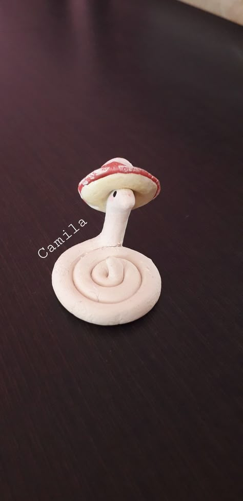 Cute Clay Things Aesthetic, Mushrooms Clay Art, Aesthetic Stuff To Make Diy, Worm Clay Art, Cute Things To Make Out Of Model Magic, Clay Art Snake, Diy Snake Decoration, Snake Out Of Clay, Cool Things To Make With Clay Easy