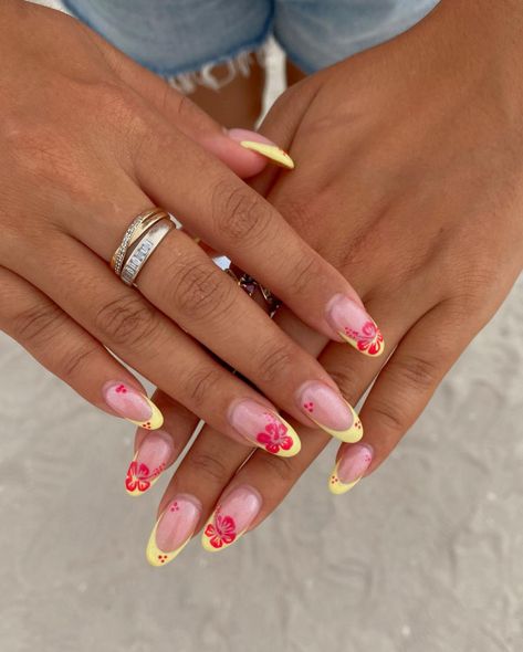 tropical vibe nails, yellow french tip nails Tropical Holiday Nails Summer, French Tip Nails With Tropical Design, Nail Inspo Summer Bright, Yellow Hawaii Nails, Holiday Tropical Nails, French Tip Nail Designs Summer, Hawaii Nail Inspo Almond, Minimalist Nails Flower, Holiday Nails Ideas Summer