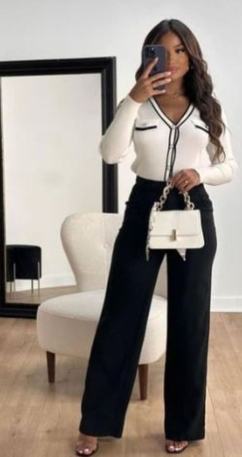 Nice outift idea white&black for a dinner Ceo Outfit Ideas, Baddie Business Outfits Elegant, Nyc Formal Outfits, Corporate Office Wear For Ladies, Baddie Interview Outfit, Corporate Fashion Office Chic Work Outfits Professional Women Classy, 6thform Outfits, Real Estate Women Outfits, Minimalistic Outfit Women