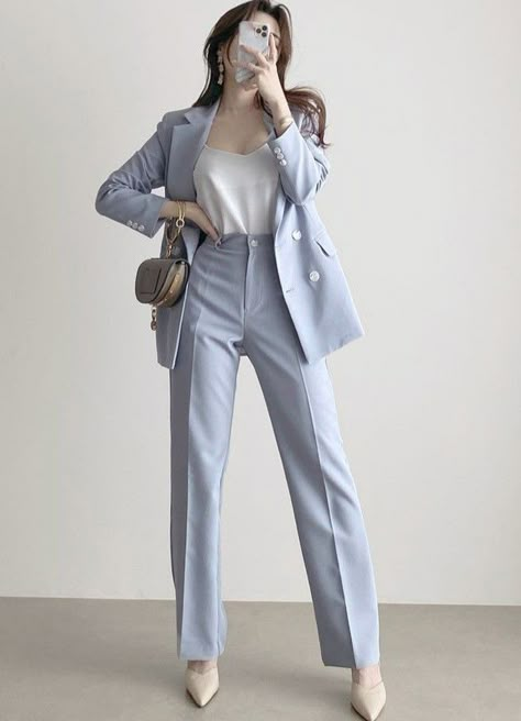 Formal Attire For Women, Outfit Formal Mujer, Formal Suits For Women, Corporate Baddie Outfits, Korean Suit, Dress Up Style, Executive Presence, Smart Casual Women Outfits, Modest Casual Outfits