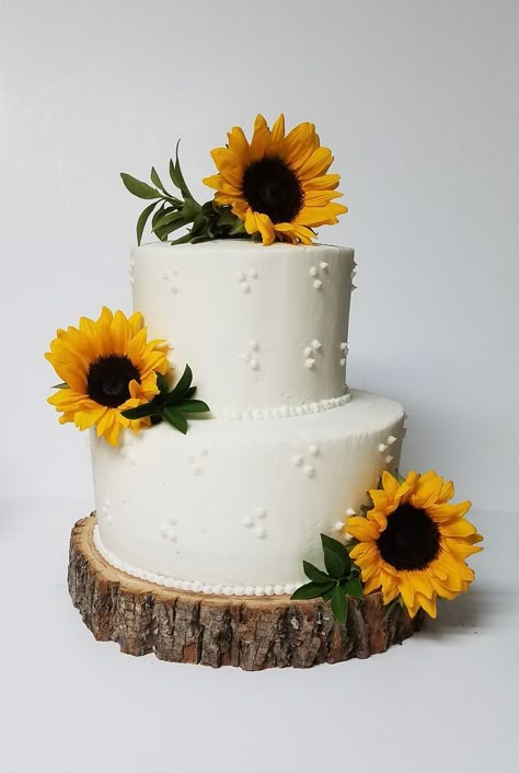 Sunflower Two Tier Cake, Small Wedding Cake, 2 Tier Wedding Cakes, Sunflower Wedding Cake, Sunflower Wedding Decorations, Sunflower Cake, Rustic Sunflower Wedding, Sunflower Party, Sunflower Themed Wedding