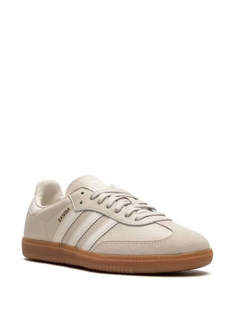 Baige Shoes, Cute Women Sneakers, Adidas Samba Beige Outfit, Beige Sambas, Adidas Samba Beige, Cream Adidas, Samba White, Adidas Samba White, Cream Sneakers