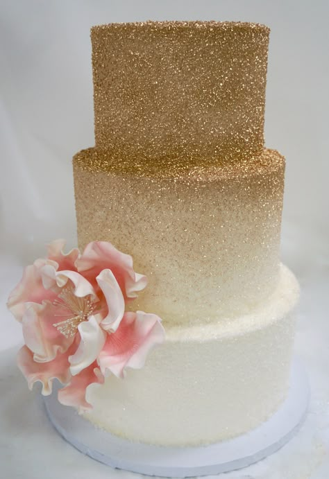 Golden Birthday Cake Ideas, Sparkly Wedding Cakes, Golden Anniversary Cake, Golden Birthday Ideas, Glitter Wedding Cake, Golden Birthday Cakes, White And Gold Wedding Cake, Gold Wedding Cakes, Sparkle Cake