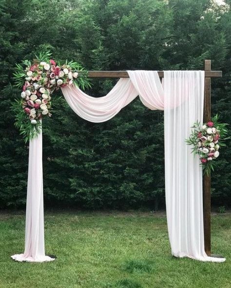 Simple Wedding Arch, Wedding Decorations Ideas, Simple Wedding Bouquets, Floral Arch Wedding, Wedding Background Decoration, Diy Wedding Backdrop, Wedding Backdrop Design, Easy Backdrops, Wedding Arch Flowers