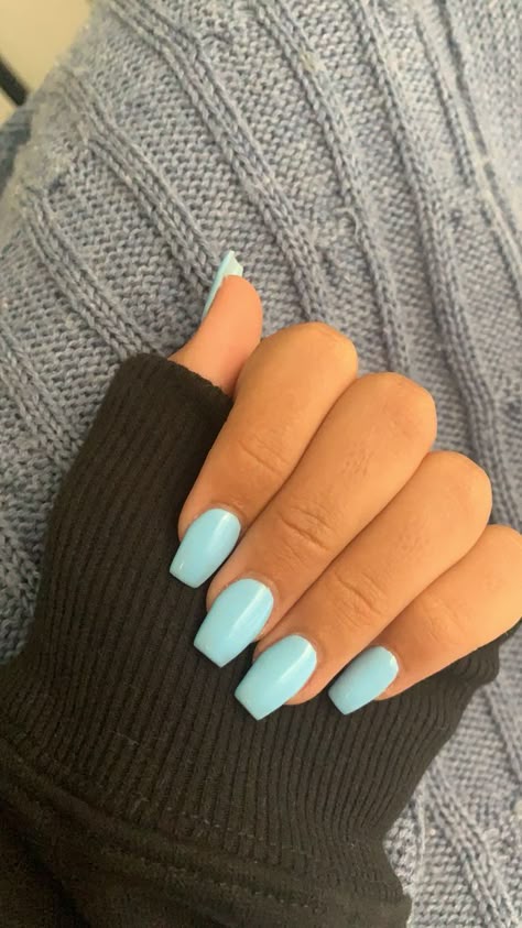 Plain Nails Inspiration, Trendy Acrylic Nails Coffin Short Simple, Short Light Acrylic Nails, Basic Color Nails Acrylic, Pretty Simple Nails Acrylic Square, Pretty Colors For Nails, Summer Plain Acrylic Nails, Summer Nail Ideas Acrylic Coffin Short, What Color Nails Should I Get