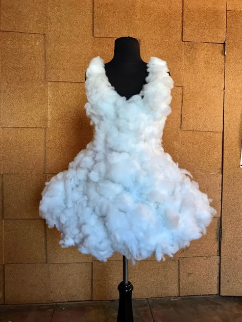 How Kylie Jenner Helped Create Her and Baby Stormi's $1,750 Cloud and Lightning Halloween Costumes Clouds Costume, Cloud Clothes, Lightning Costume, Sky Costume, Air Costume, Cloud Dress Costume, Cloud Inspired Dress, Cloud Costume Women, Diy Cloud Costume