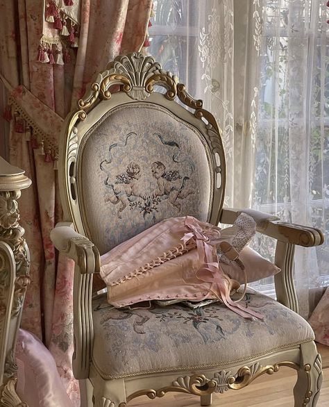 Harlots Aesthetic, Sun In The Morning, Marie Antoinette Aesthetic, Marie Antoinette 2006, Twelve Dancing Princesses, Once Upon A Broken, Princess And The Pauper, Royalty Aesthetic, Morning Sky