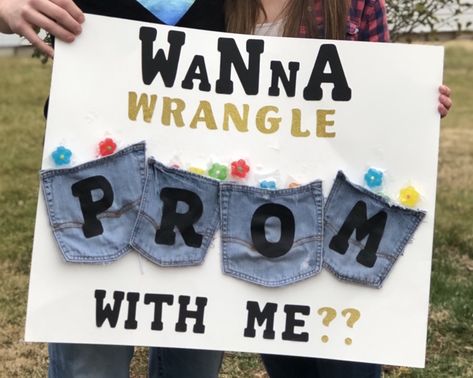 Country and Western promposal posterboard Country Promposal Ideas For Him, Hoco Proposals Ideas Western, Cute Western Hoco Proposals, Carhartt Promposal, Cowgirl Promposal, Country Promposal For Him, Western Homecoming Proposal Ideas, Western Prom Proposal, Truck Promposal Ideas