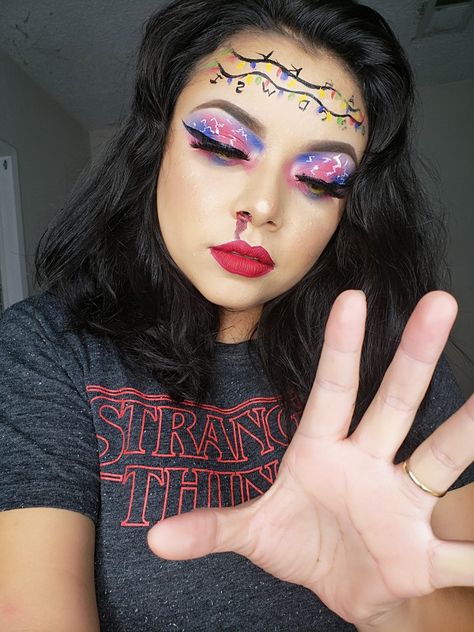 Stranger things makeup Stranger Things Halloween Makeup, Stranger Things Makeup Look, Stranger Things Eye Makeup, Vecna Makeup Look, Stranger Things Inspired Makeup, Stranger Things Makeup Ideas, Demogorgon Makeup, Stranger Things Sfx Makeup, Stranger Things Makeup