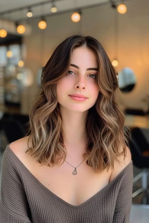 Hair Colour For Mid Length Hair, Medium Hair With Waves, Mid Length Hair Inspiration, Mid Length Hair Without Layers, Wavy Hairstyles Shoulder Length, Hairstyles For Medium Length Hair Graduation, Mid Length Haircut Curly Hair, Straight Brown Hairstyles, Mid Length Hair 2024 Trends