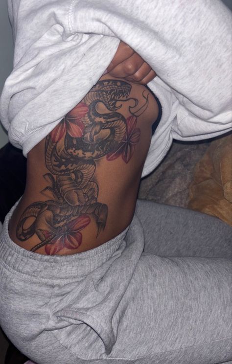 Tattoo Ideas Side Stomach, Dragon On Side Tattoo, Big Stomach Tattoos For Women, Full Sleeve Tattoos Women Black, Cute Stomach Tattoos, Women’s Back Tattoos, Side Stomach Tattoos Women, Sleeve Tattoos Female, Full Sleeve Tattoos Women