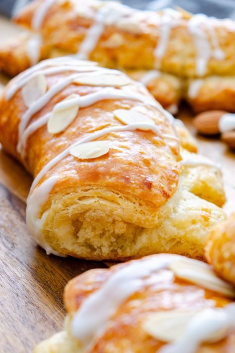 Finally a pastry dough that's easy-to-handle: These bear claws are pure almond pastry bliss!