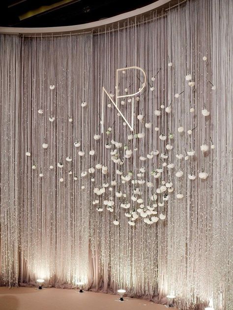 Wedding Salon, Minimalist Wedding Decor, Wedding Background Decoration, Wedding Stage Design, White Wedding Theme, Flower Walls, Luxury Wedding Decor, Wedding Backdrop Design, Light Backdrop