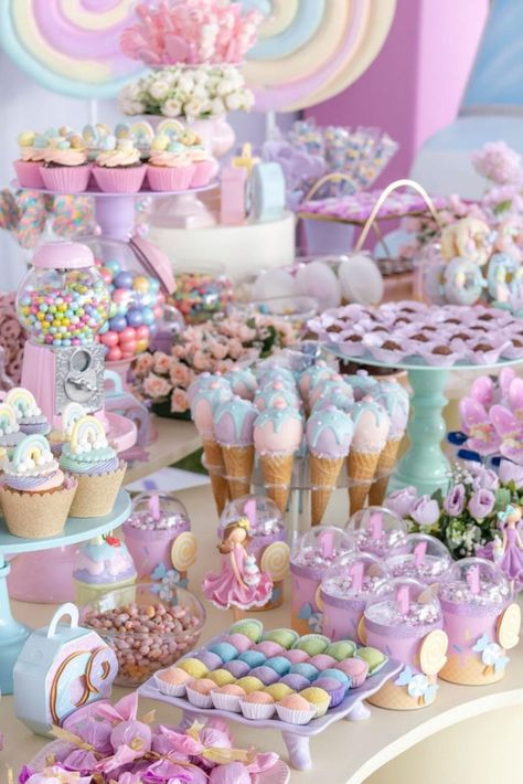 Cupcakes Ice Cream Theme, Two Sweet Table Decor, Pastel Candy Birthday Party, Too Sweet Birthday Party Ideas, Pastel Candy Table, Two Sweet Dessert Table, Pastel Party Aesthetic, Sweet Treat Birthday Party Theme, Two Sweet Centerpieces