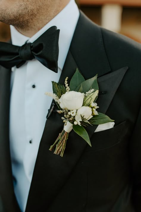 Green Boutonniere, Simple Wedding Bouquets, White Boutonniere, Groomsmen Boutonniere, Hoco Hair Styles, Rose Boutonniere, Bridal Bouquet Flowers, Prom Flowers, Hair Hoco