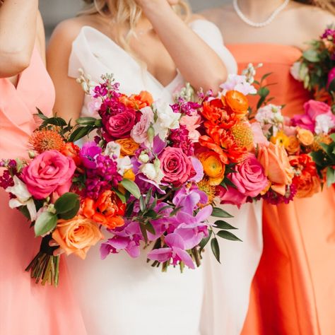 A luxurious and colorful Kansas City wedding featuring abundant and vibrant blooms. Photography by Studio Zwerveling | Planning by ThirtyOneThirty_Events | Signage by Evoke Happy | Makeup by Shani Overfelt | Hair by Shear Texture | Dessert by Blue Thistle Cakes | Attire by bride.kc | Floral by Good Earth Floral Design Studio | Venue at The Nelson Atkins Museum of Art, Kansas City Pinks And Purple Wedding, Vibrant Flower Bouquet, Orange And Pink Bouquet, Pink Orange Wedding Flowers, Sunset Bouquet, Purple And Pink Wedding, Vibrant Wedding Flowers, Pink Purple Wedding, Timeless Romantic Wedding