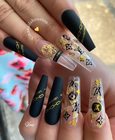 Lv Nails, Louis Vuitton Nails, Kylie Nails, Gucci Nails, Outfits Juvenil, Unghie Sfumate, Designer Nails, Long Acrylic Nail Designs, Cute Acrylic Nail Designs