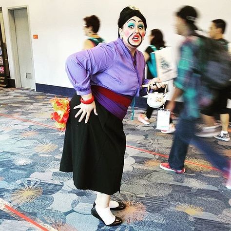 Funny Villian Costumes, Mulan Matchmaker Costume, Nerdy Costumes For Women, Obscure Disney Costumes, Disney Villian Costumes For Women, Disney Adult Costumes, Creative Disney Costumes, Unique Disney Costumes, Mulan Costume Diy