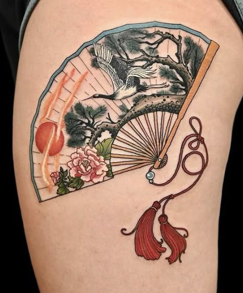 Vietnamese Fan Tattoo, Japanese Neo Traditional Tattoo, Fan Tattoo Design, Ukiyo E Tattoo, Korean Fan Tattoo, Fan Tattoo Japanese, Japanese Fan Tattoo Traditional, Hand Fan Tattoo, Traditional Japanese Fan Tattoo